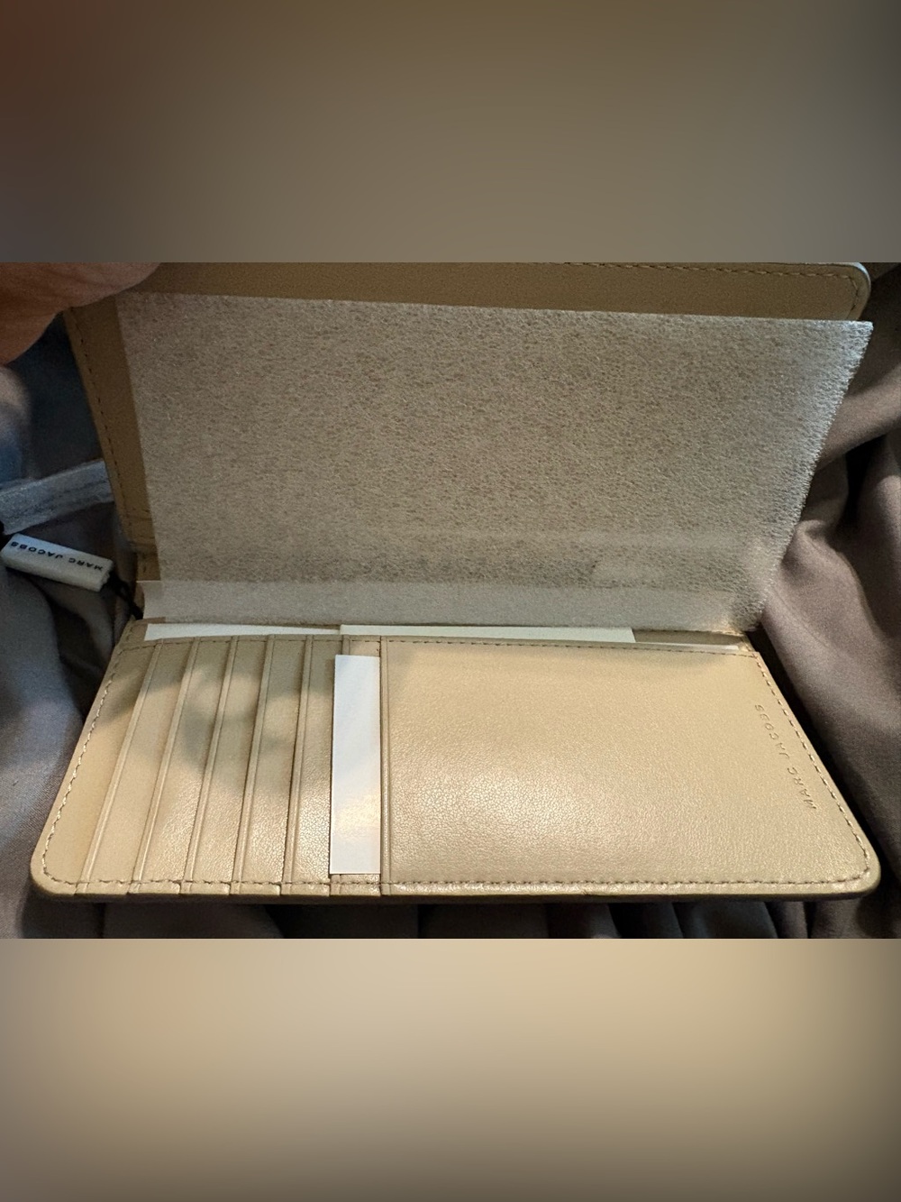 Marc Jacobs Taupe Pebbled Leather Turnlock Continental Wallet NWT - Picture 4 of 6
